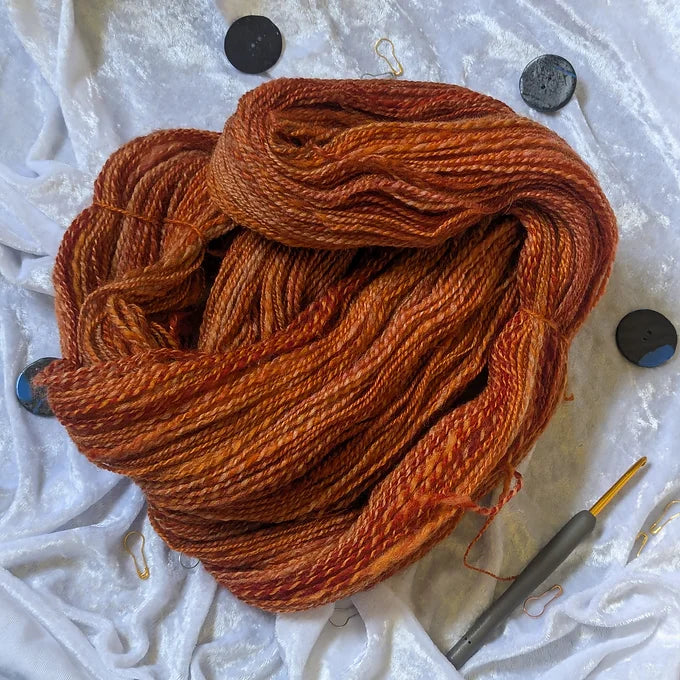 "Witch's Fire" handspun yarn 75g/300yards 100% Wool