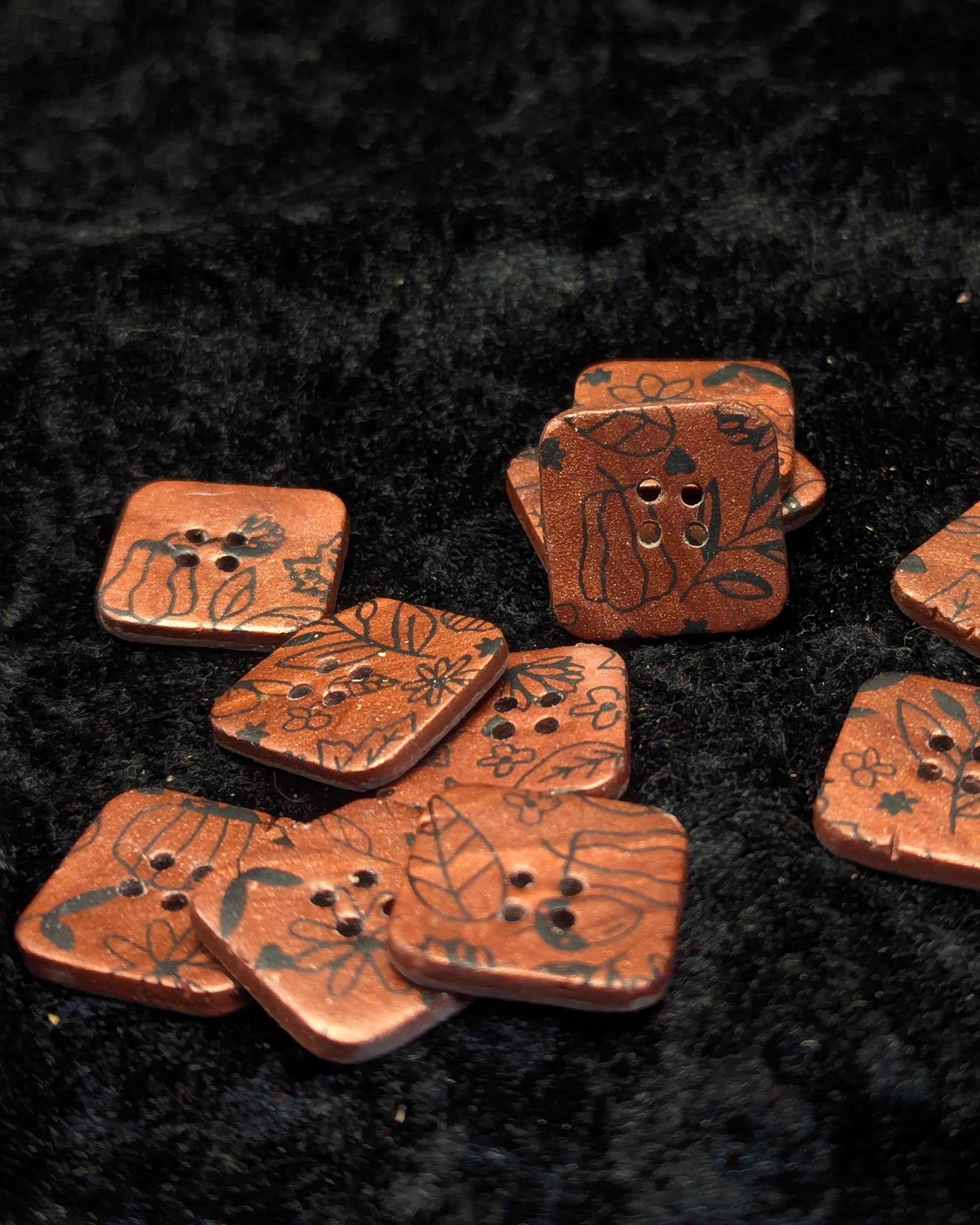 Autumn Leaf button - black on copper