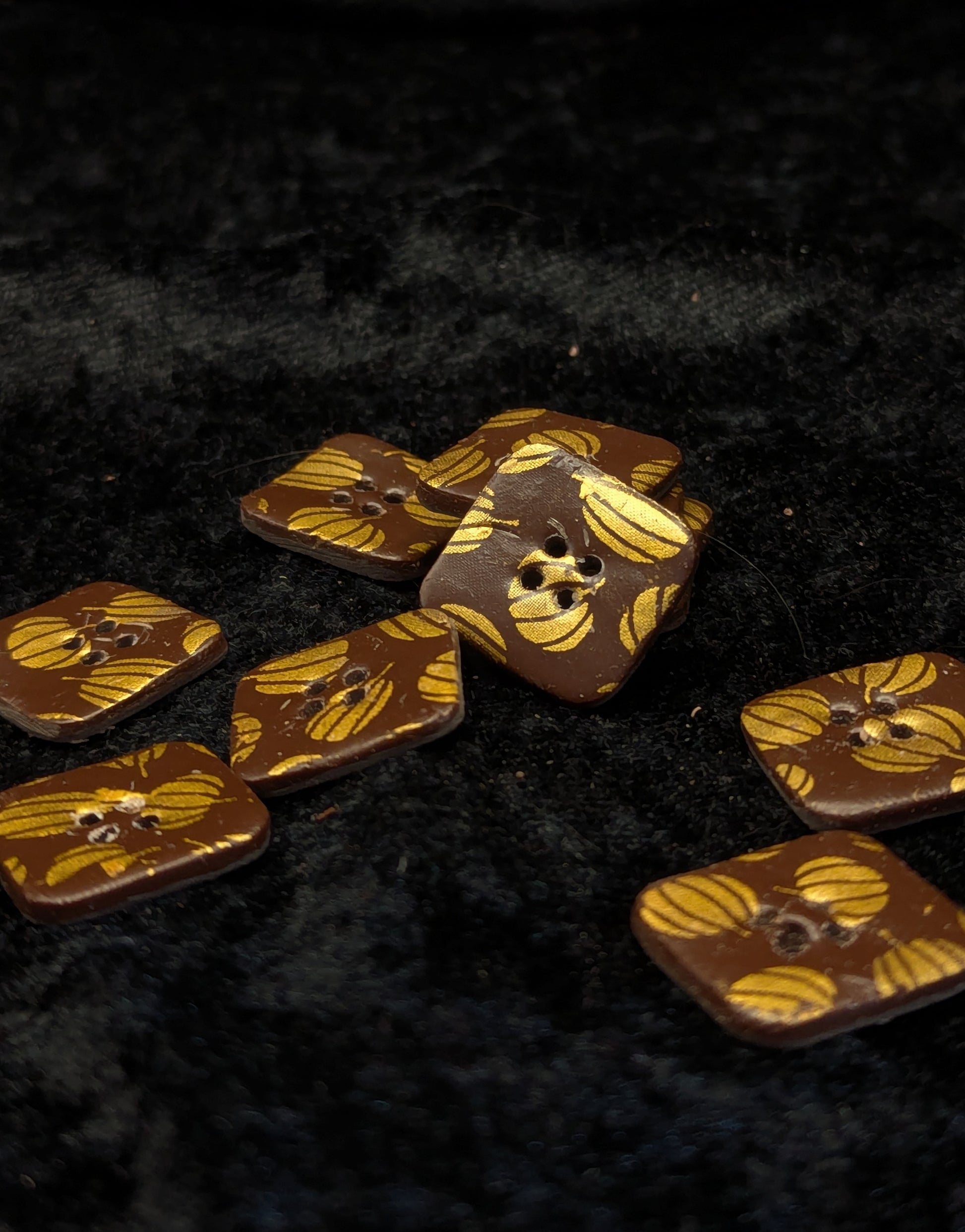 Pumpkin button - gold on brown