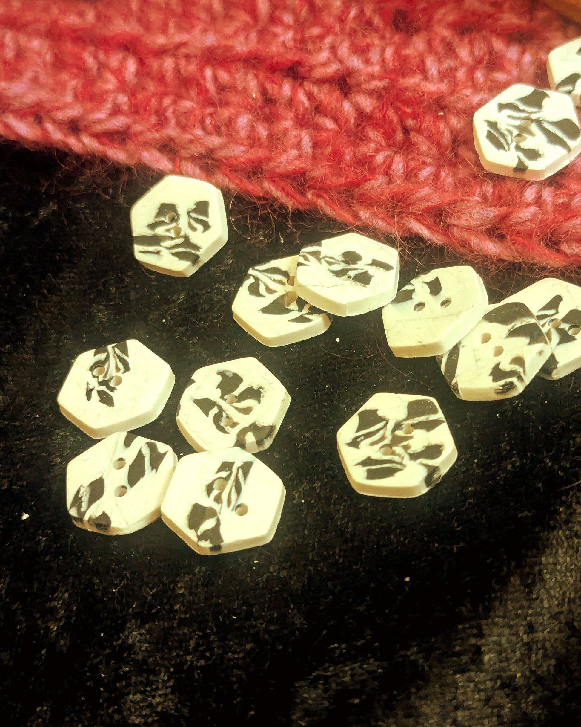 Ink Blot buttons - 10mm - hexagonal