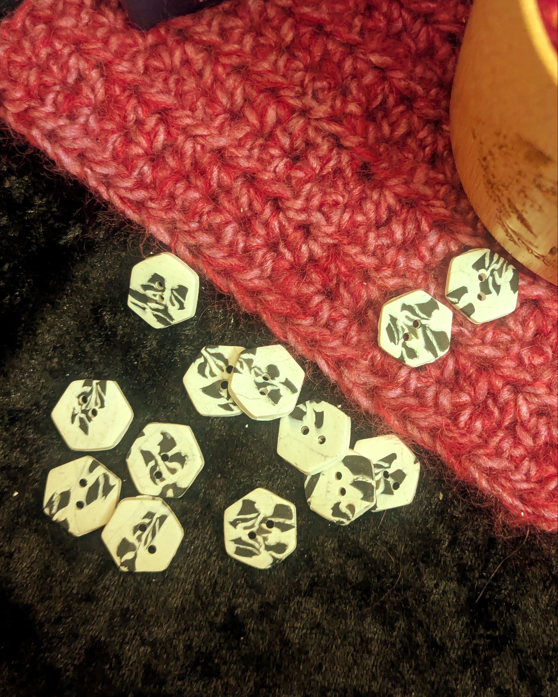 Ink Blot buttons - 10mm - hexagonal