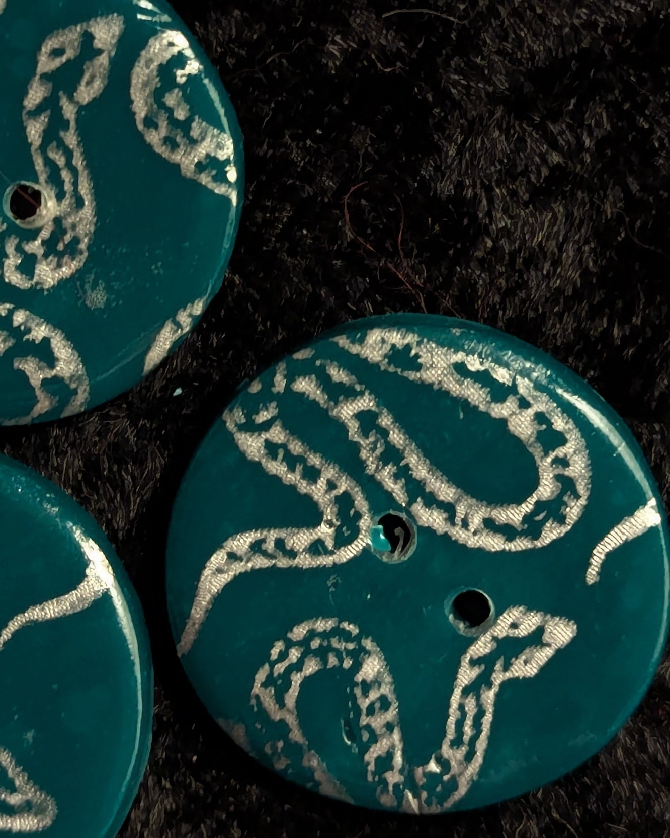 Snake buttons - 25mm - single