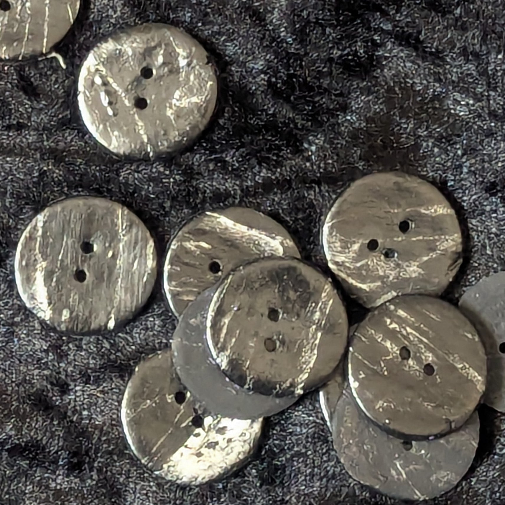 Marble effect buttons 20mm Black/Silver